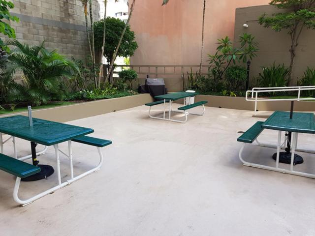 Gem Of Waikiki At Inn On The Park Honolulu Extérieur photo
